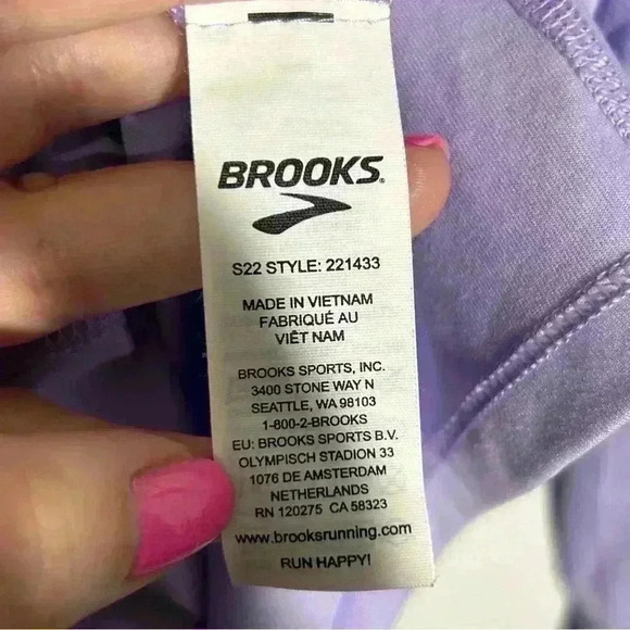 Brooks Dash Zip Up Running Pullover. Size Small, light lavender. - Picture 8 of 12